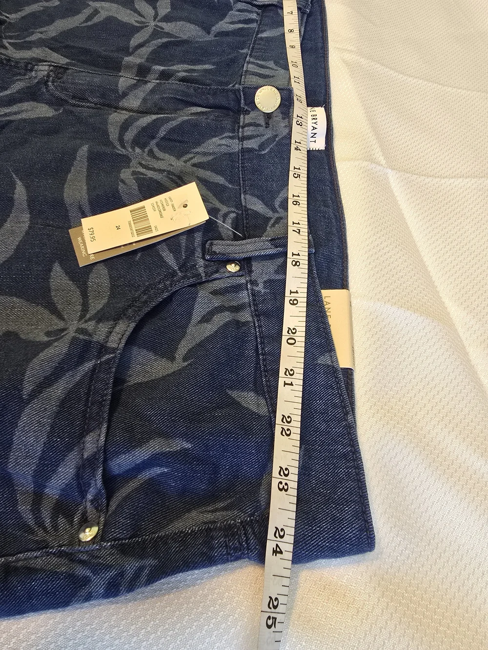 NWT Lane Bryant Blue Floral Print Denim Shorts Sz 24 - Picture 4 of 5